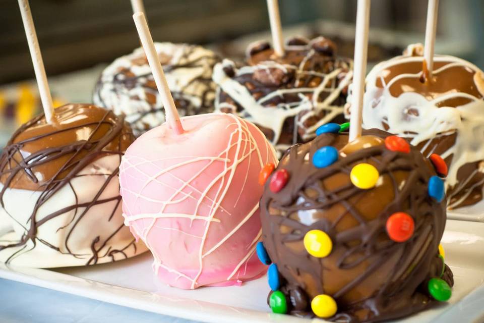 Noela chocolate and confections