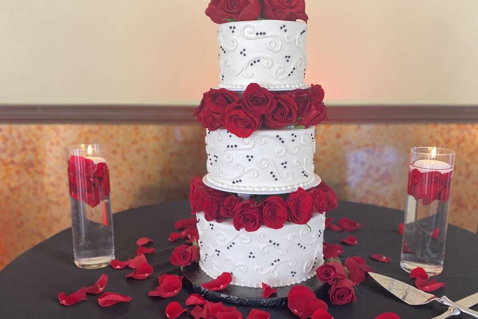 Red rose themed cake