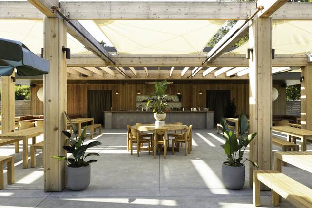 Pool Bar