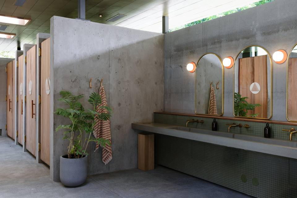Restroom/Showers