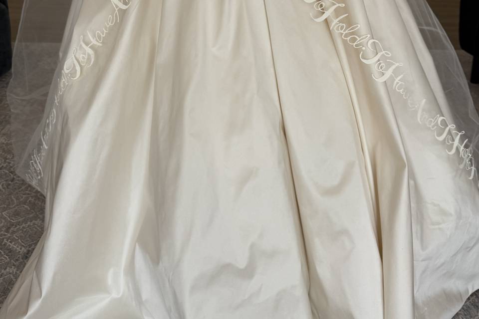Handpainted veil by Paris