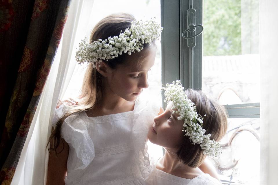 Groom's daughters