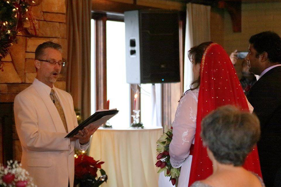 This ceremony had elements from the brides christian beliefs as well as her husbands Indian beliefs and heritage!