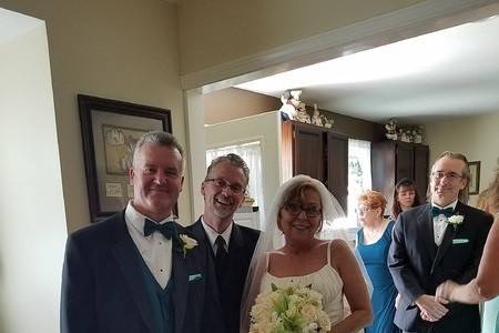 A wonderful home wedding for Laura and John!