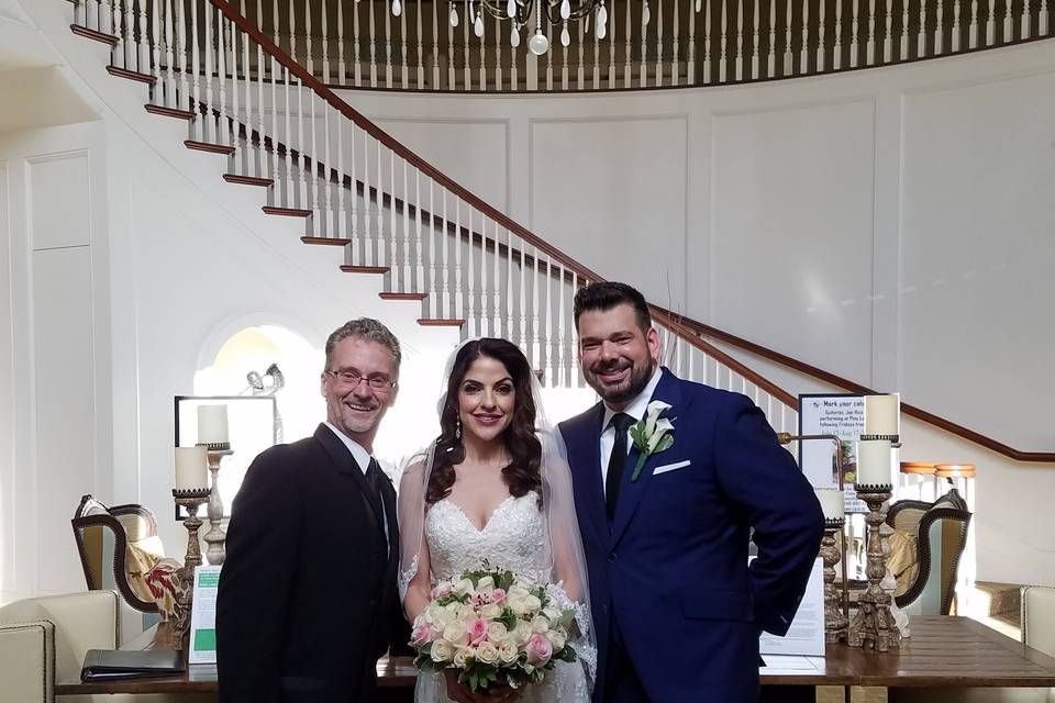 DeDe and Jason Stuetcher celebrated their marriage ceremony at the beautiful Pine Lake Country Club with family and friends. A lovely Catholic inspired religious ceremony!