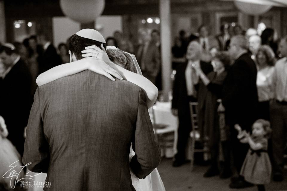 Love this first dance.