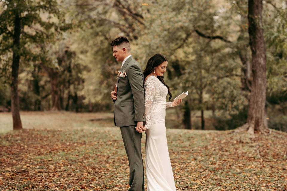 Fall wedding picture