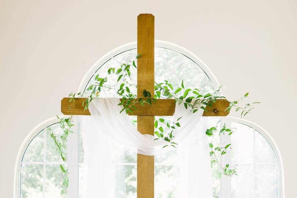 Wooden cross rental