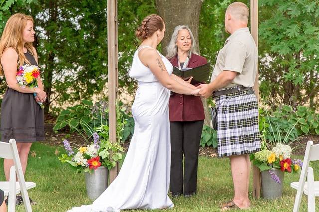 Wedding Officiant Jill Roberts