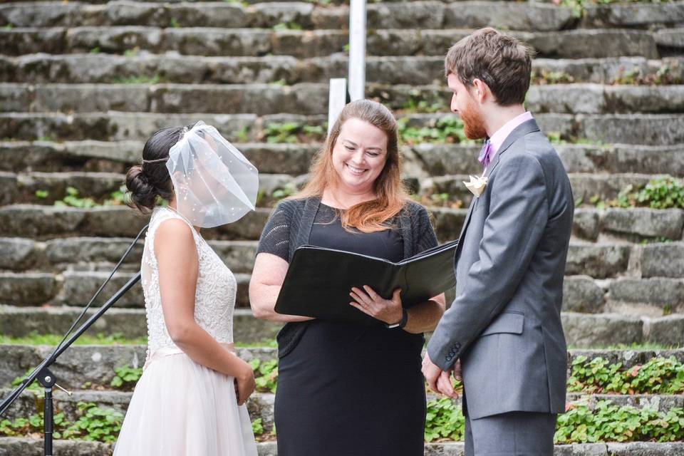 Wedding Officiant Lisa Smith