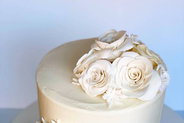 Lulu's Cakerie - Delicious custom cakes with a modern flair.