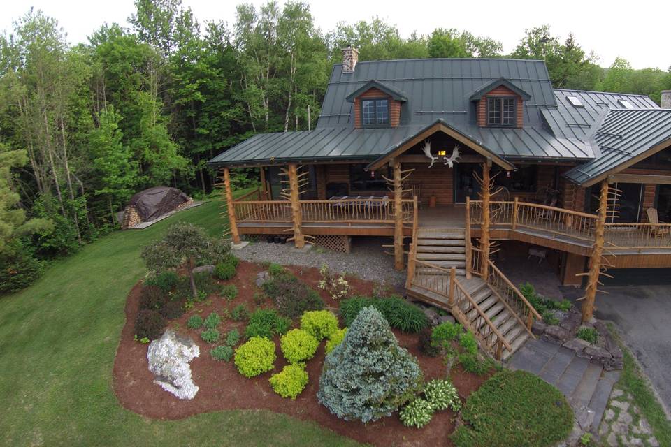 Moose Meadow Lodge & Treehouse