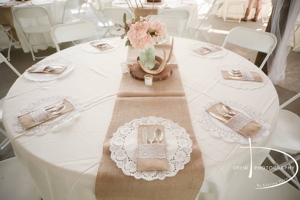 Beautiful Florida outdoor wedding! Pictures by  Drew Photographs  drewphotographs.com