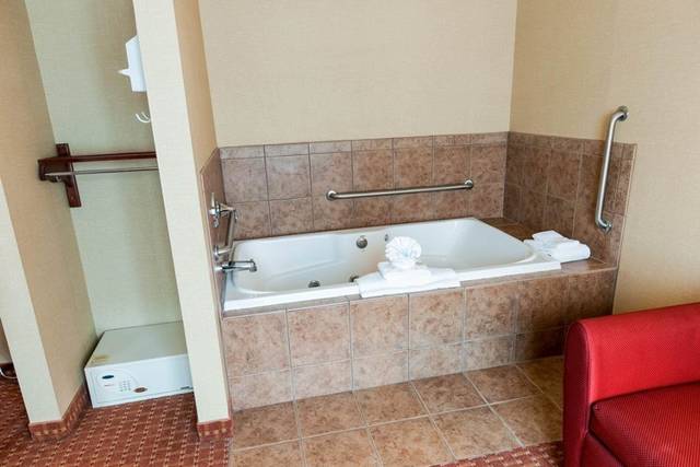 Comfort Suites