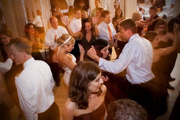 Lucy & Paul at Dumbarton House, photo by Renee Michele Photography