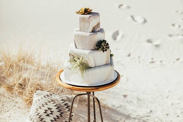 Marble wedding cake