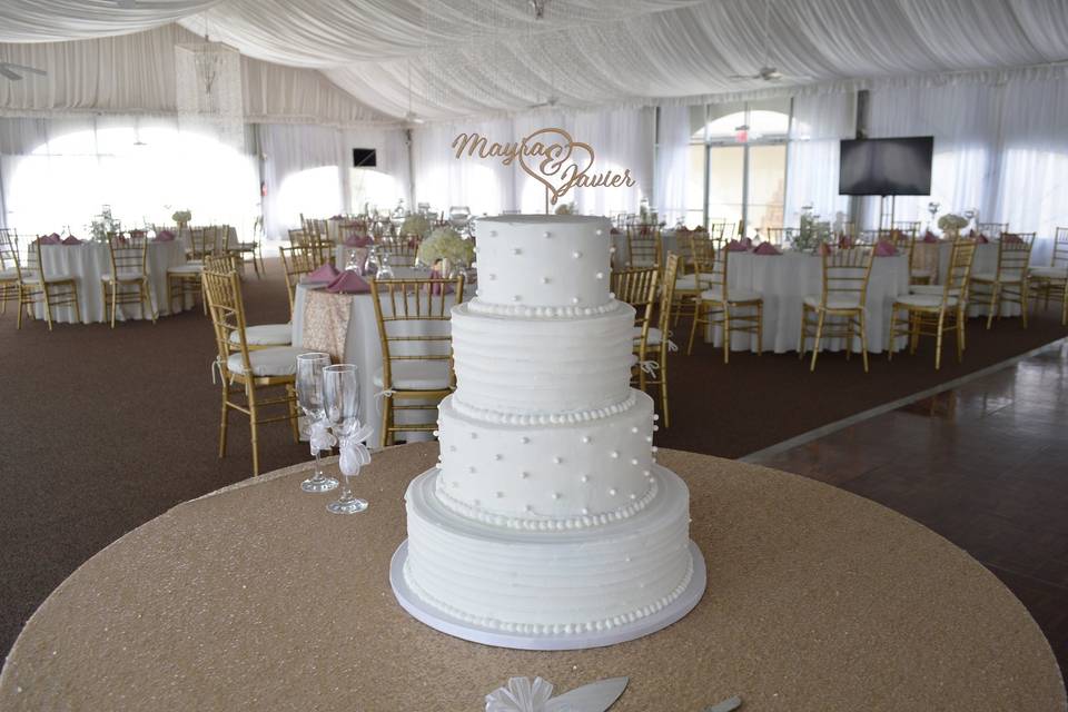 4 layer white wedding cake