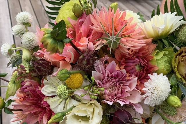 Dahlia bridal bouquet