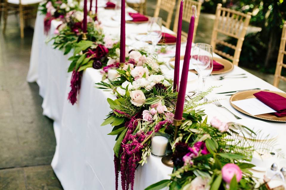 Head table with garland