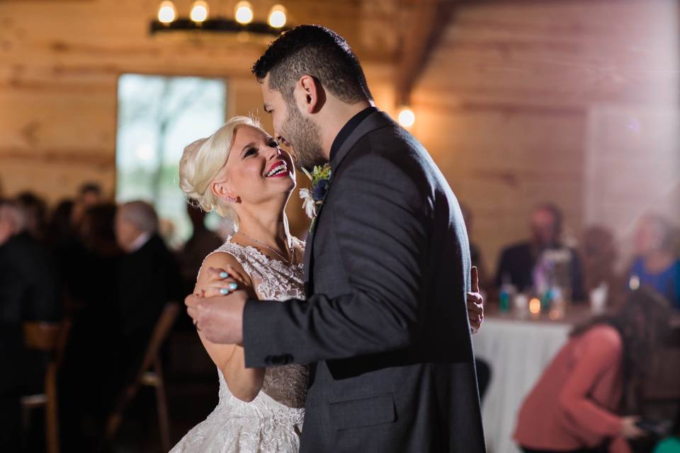 A rustic barn venue - Lexi Gregory Photography