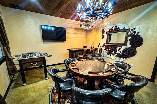 Groom Suite