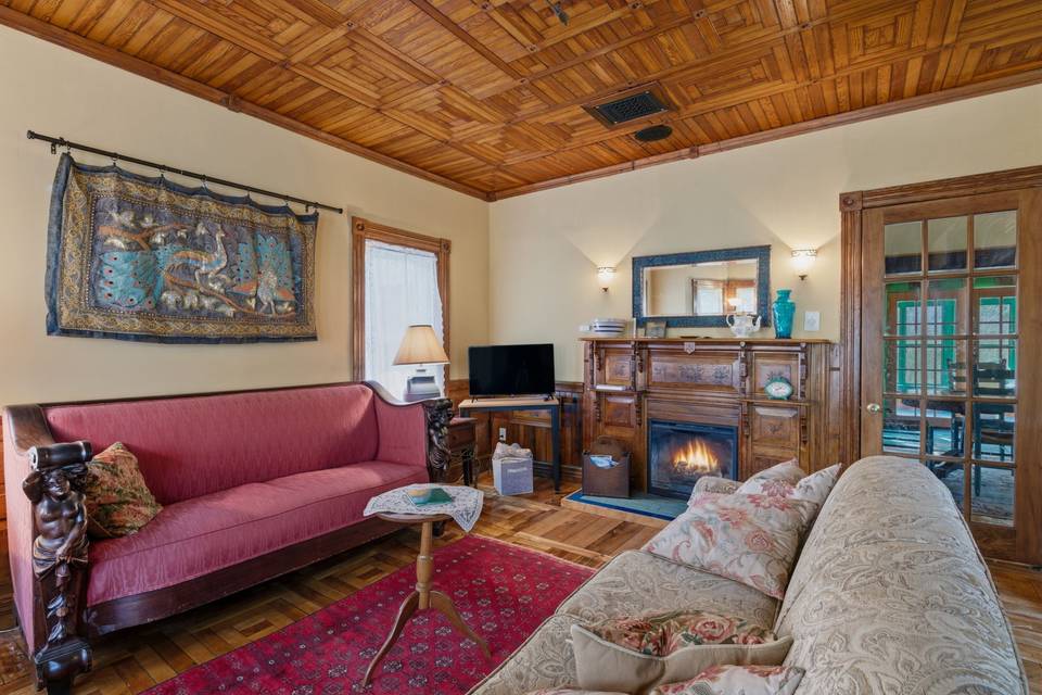 Living room with fireplace going 2.jpg