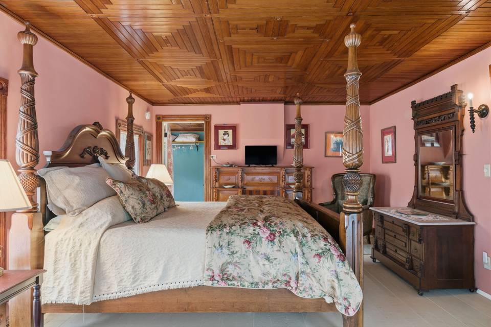 Master bedroom .jpg