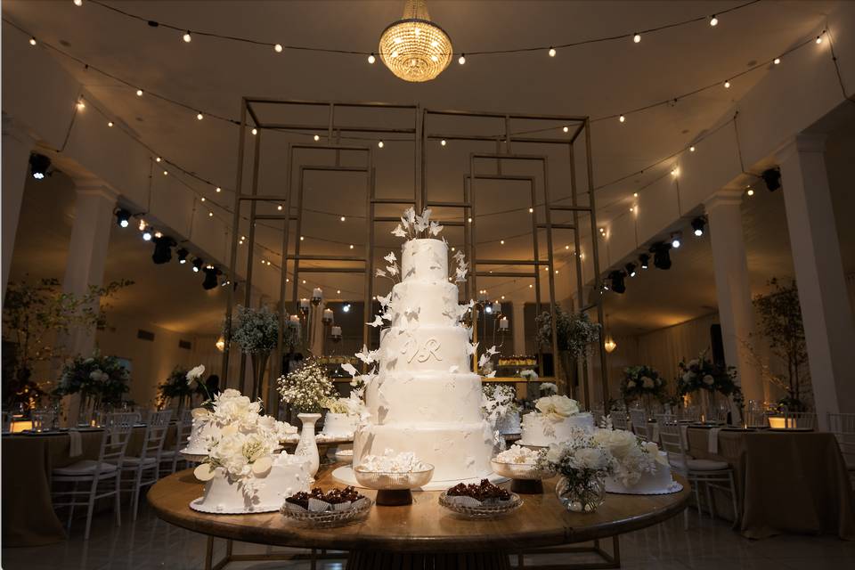 Wedding Cake Table