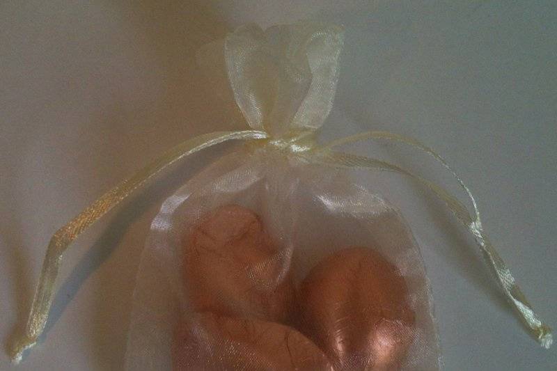 This trio of chocolate shaped peaches makes an excellent wedding favor whether presented in an organza bag or favor box.