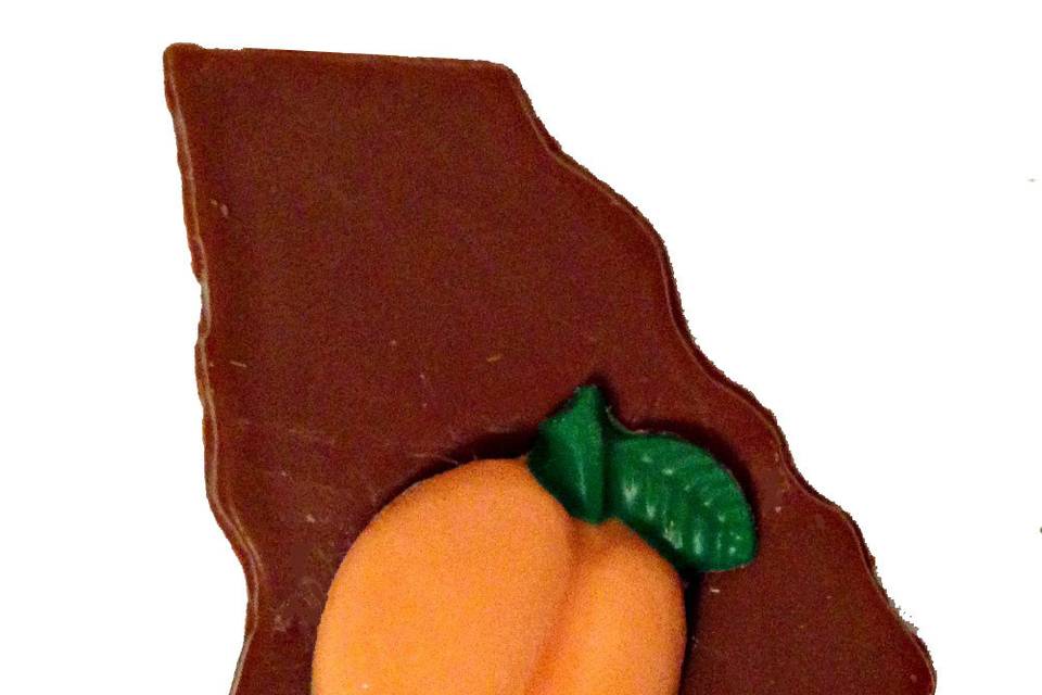 Georgia truly is the peach state, and this chocolate Georgia state wedding favor with chocolate peach represents it well.