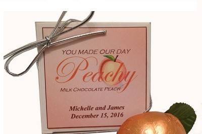 Your day will be peachy with these chocolate peach wedding favors in a personalized gift box.