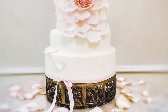 Pretty wedding cake