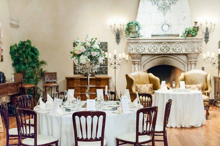 Reception table and sweetheart table