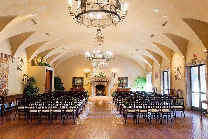 Indoor ceremony setup