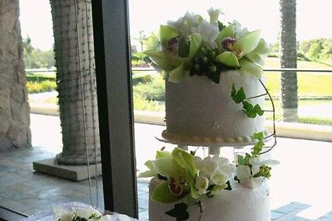 Green Cymbidium Cake Flowers and Throw Boquet