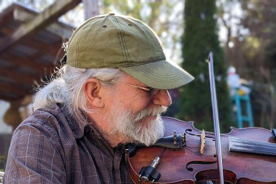 Our fiddler, Randy Johnson