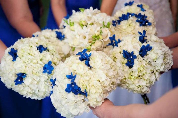Hydrangea bridesmaid bouquets