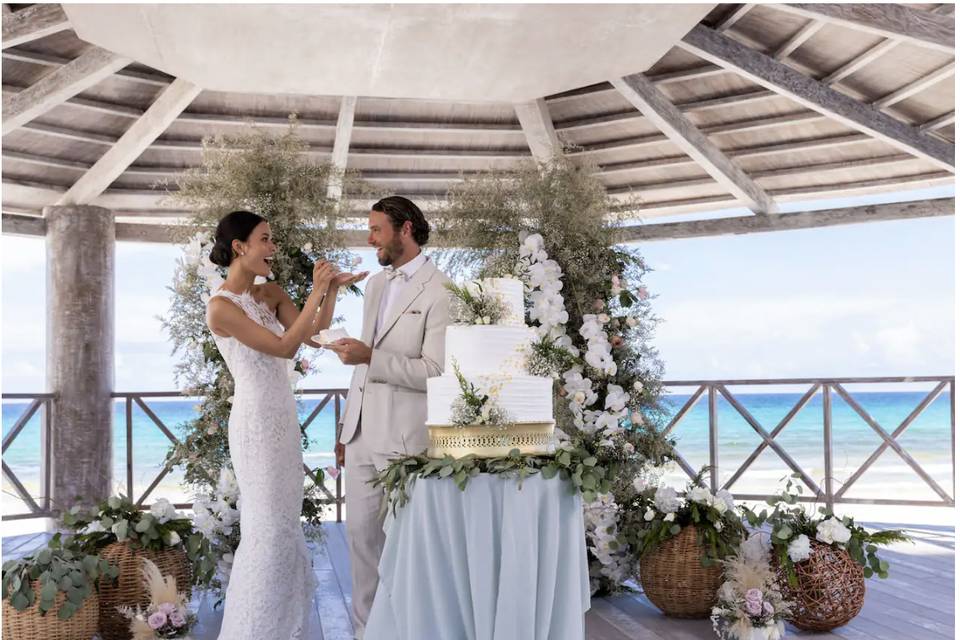 Elegance by the ocean
