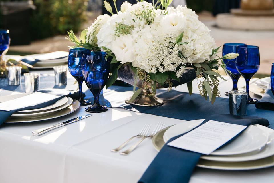 Dining area set-up - vision events - alcazar palm springs weddingblue