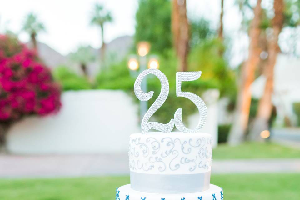 Wedding cake - la quinta resort vow renewal - blue and silvervision events
