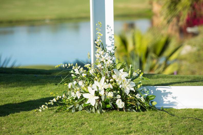 Framed ceremony backdrop - desert willow