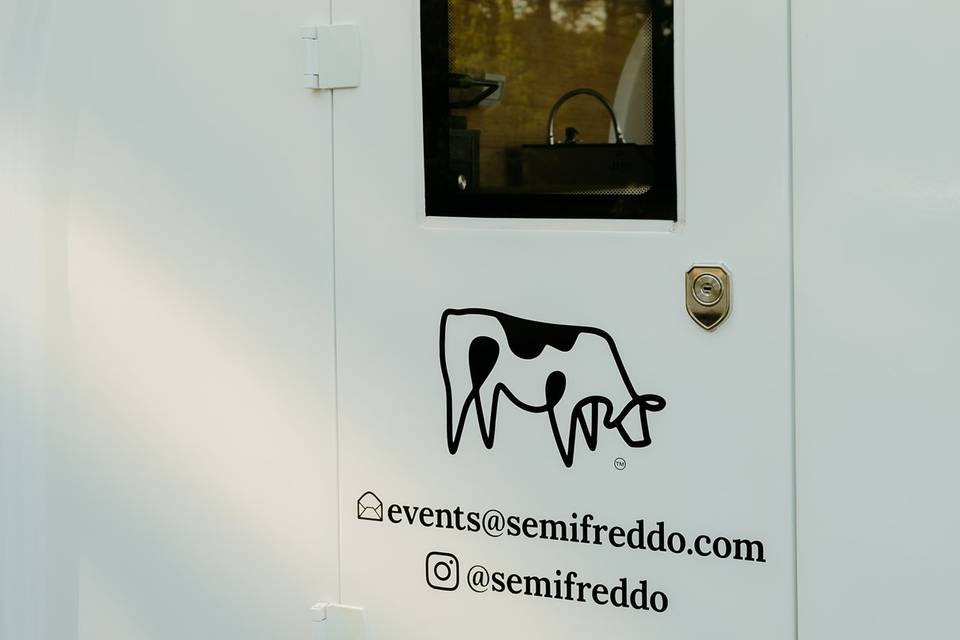 Trailer door