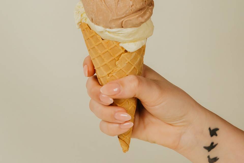 Triple scoop cone
