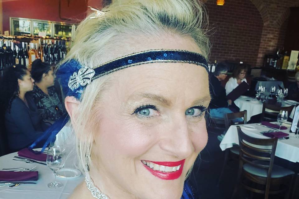 Amanda V Sings