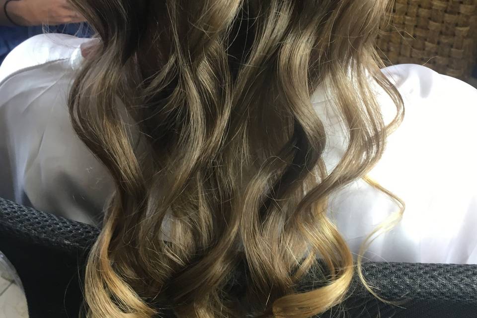 Soft waves and curls hair