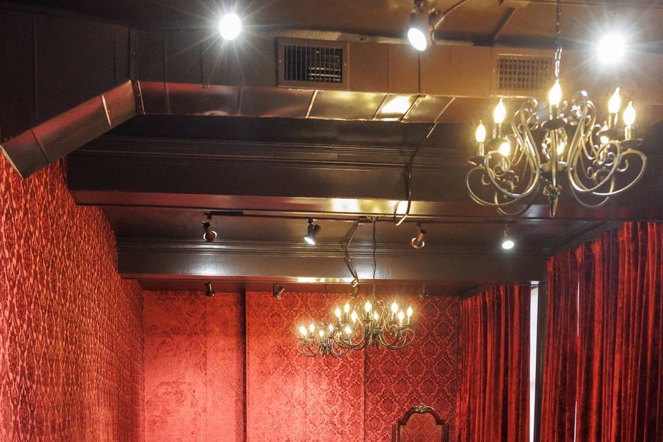 Crimson Lounge