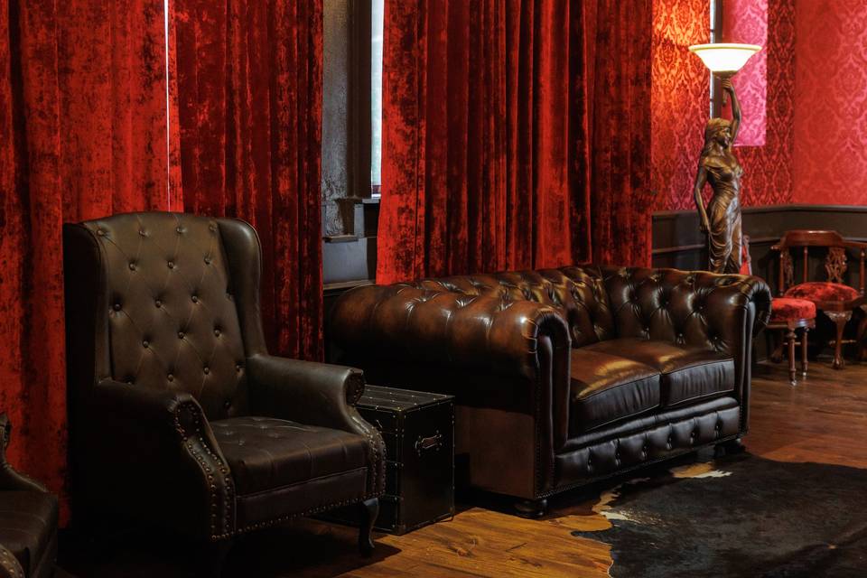 Grooms Area