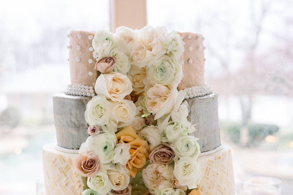 Florals inside the cake
