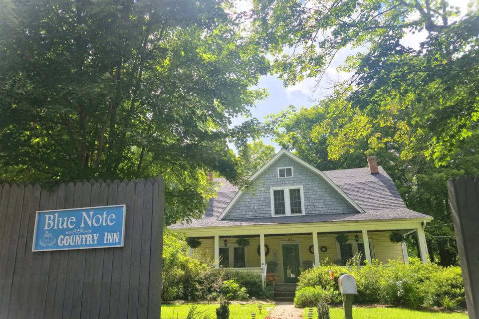 BNC Inn Signhttps://cdn0.weddi