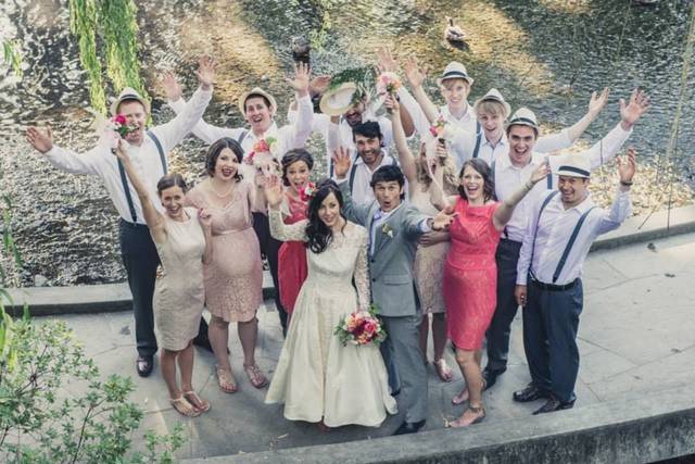 The couple with their bridesmaids and  groomsmen